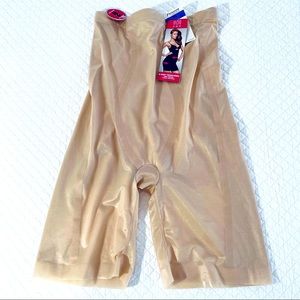 Maidenform Flexees Shapewear NWT